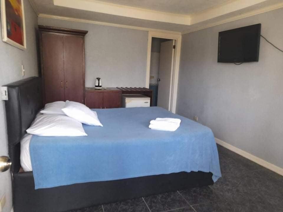 Blue Rock Resort Olongapo Extérieur photo