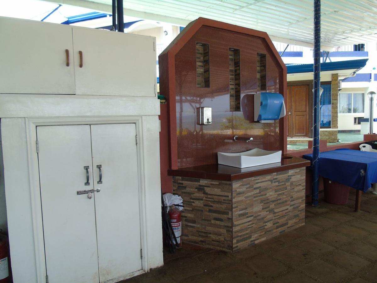 Blue Rock Resort Olongapo Extérieur photo