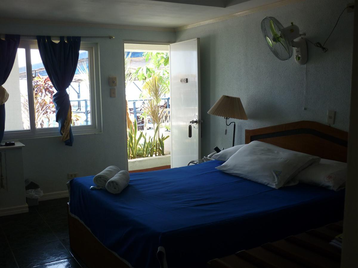 Blue Rock Resort Olongapo Extérieur photo